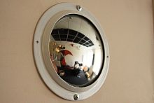 Настенное выпуклое зеркало